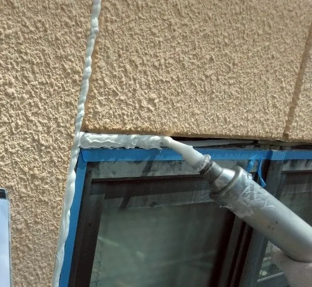 冬こそ要注意!劣化したシーリング材が引き起こすリスク