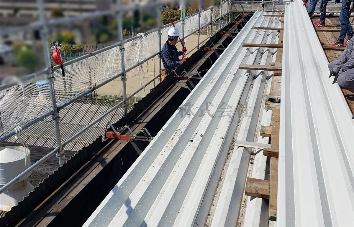 高さ38mの工場折板屋根を安全に部分交換した工事レポート